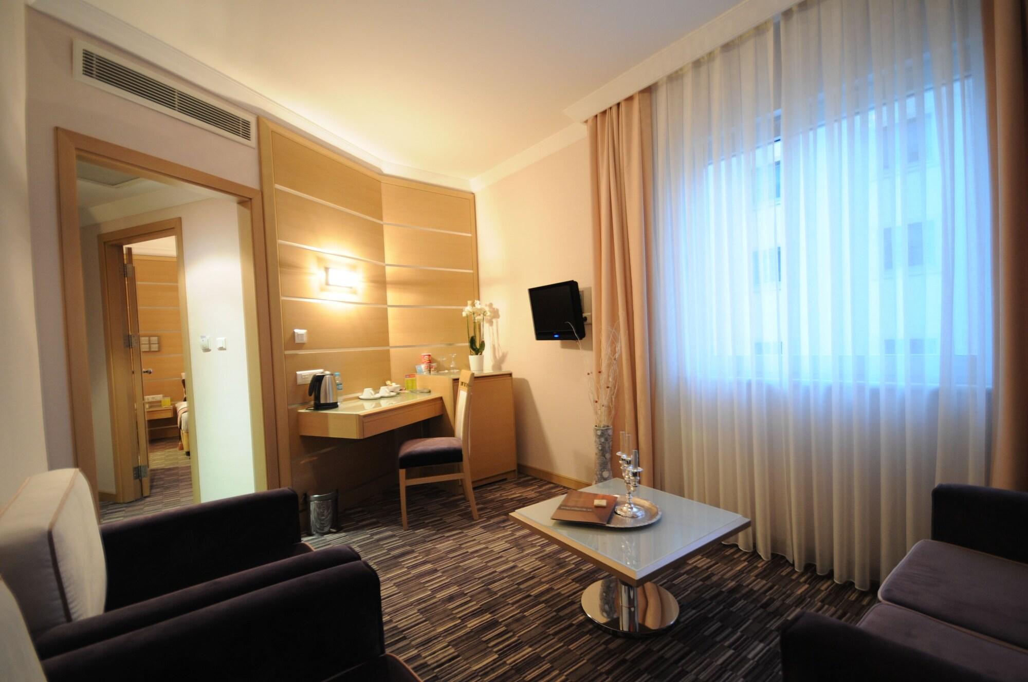 Sv Business Hotel Taksim อิสตันบูล ภายนอก รูปภาพ